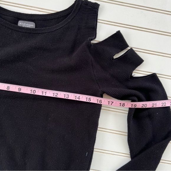 BOLD Elements cut out sleeves sweater top Size Medium - Picture 8 of 10